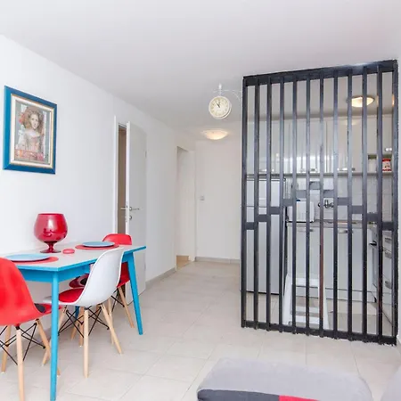 House Ara بيت للعطل