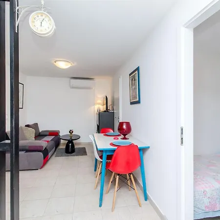 House Ara بيت للعطل