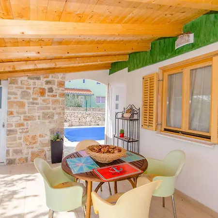 House Ara *